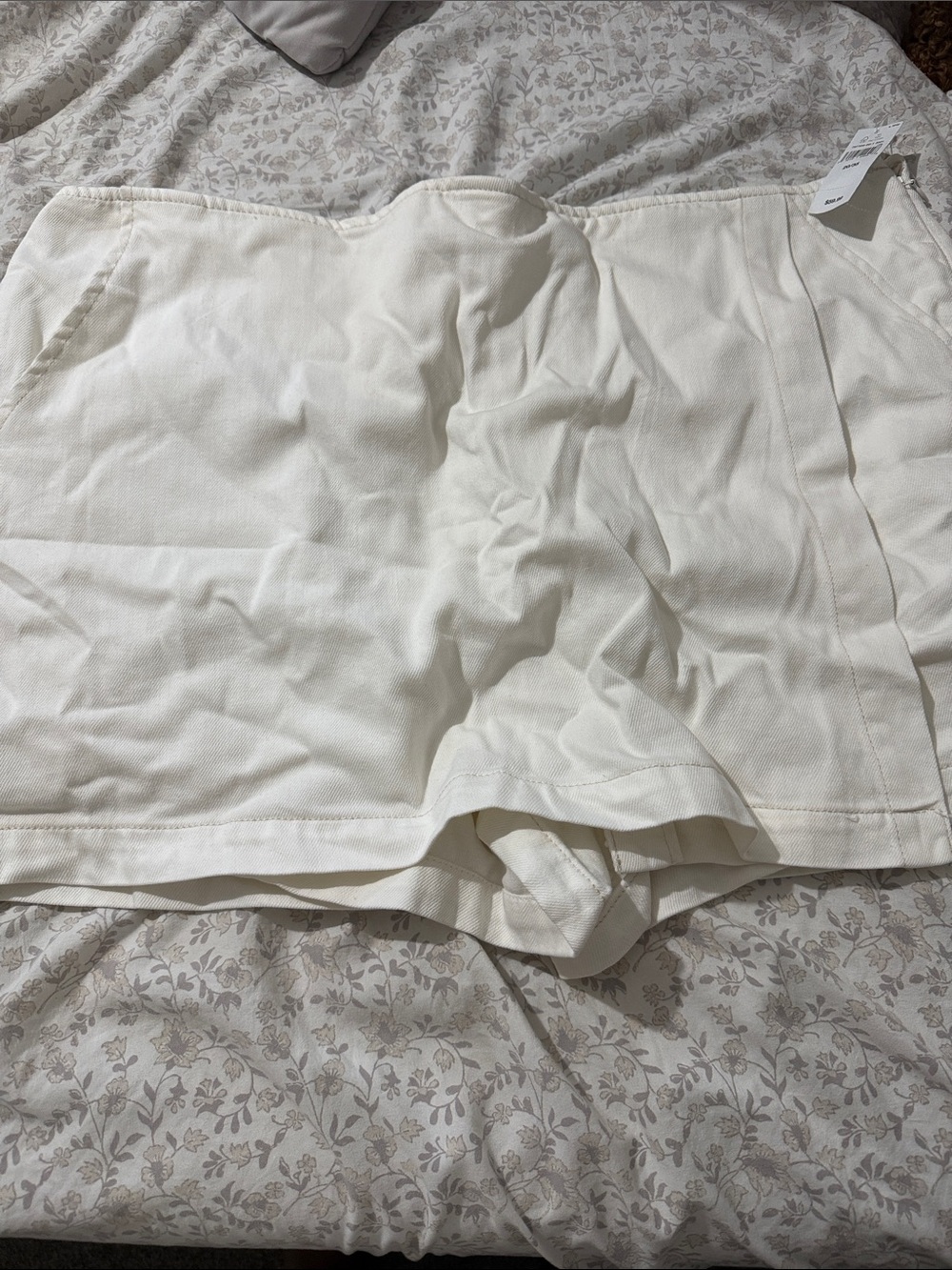 Women’s skirt, new with tags!